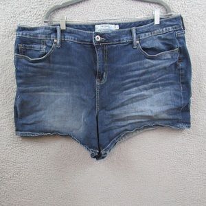 Torrid Womens Shorts Plus Size 26 Blue Jean Denim Mid Rise Shortie 5" Inseam